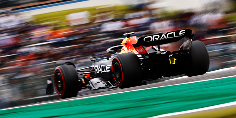 Verstappen se queda la pole en Japón por 0s010 sobre Leclerc