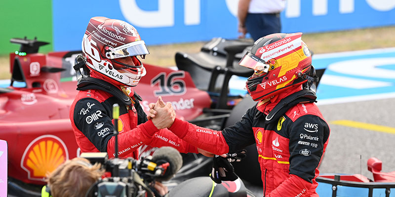 Sainz vence a Leclerc por la pole en Austin