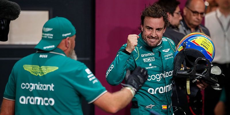 ‘Checo’ consigue la pole en el GP de Arabia; Max arrancará 15