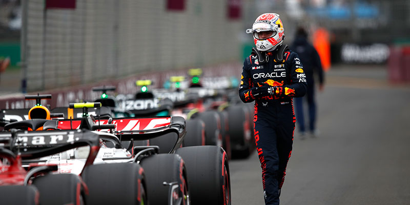 Pole para Verstappen en Australia; Mercedes en 2 y 3