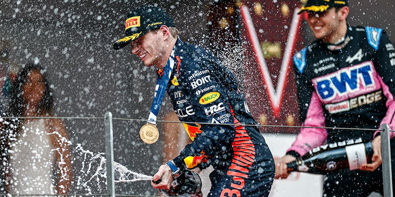 Verstappen gana en Mónaco escoltado por Alonso y Ocon.