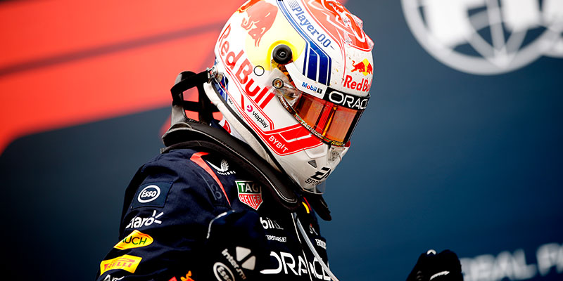 Verstappen le da a Red Bull su triunfo número 100