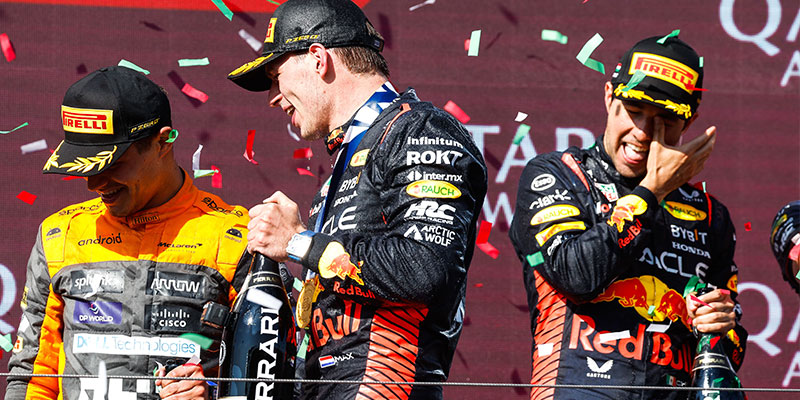 Verstappen gana en Hungría, ‘Checo’ remonta y logra podio