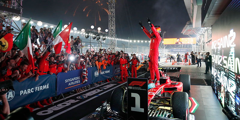 Gran victoria de Sainz en Singapur