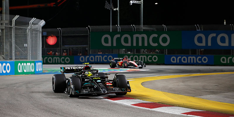 Gran victoria de Sainz en Singapur
