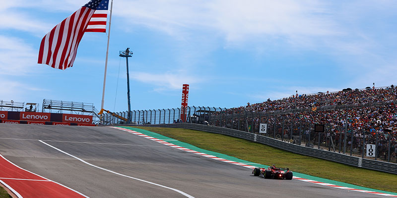 Verstappen gana la sprint en Austin