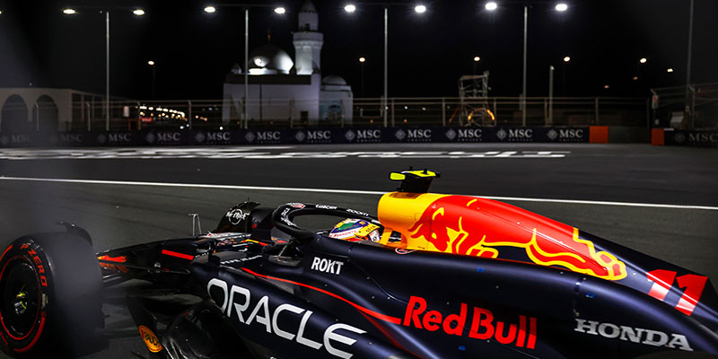 VERSTAPPEN GANA LA POLE POSITION. CHECO PÉREZ EN EL TOP 3