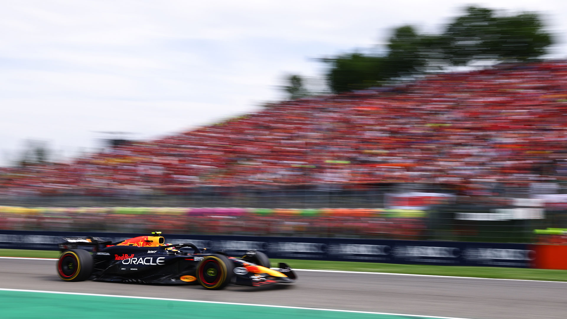 Verstappen gana sobre Norris en Imola