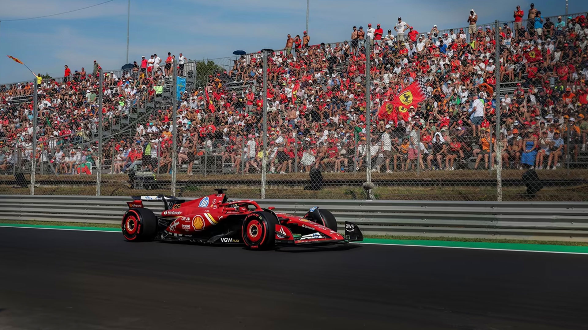 Leclerc le dio la victoria a Ferrari en el GP de Italia